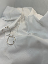 Load image into Gallery viewer, Wave necklace
