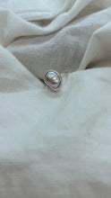 Load image into Gallery viewer, Pearl Ring
